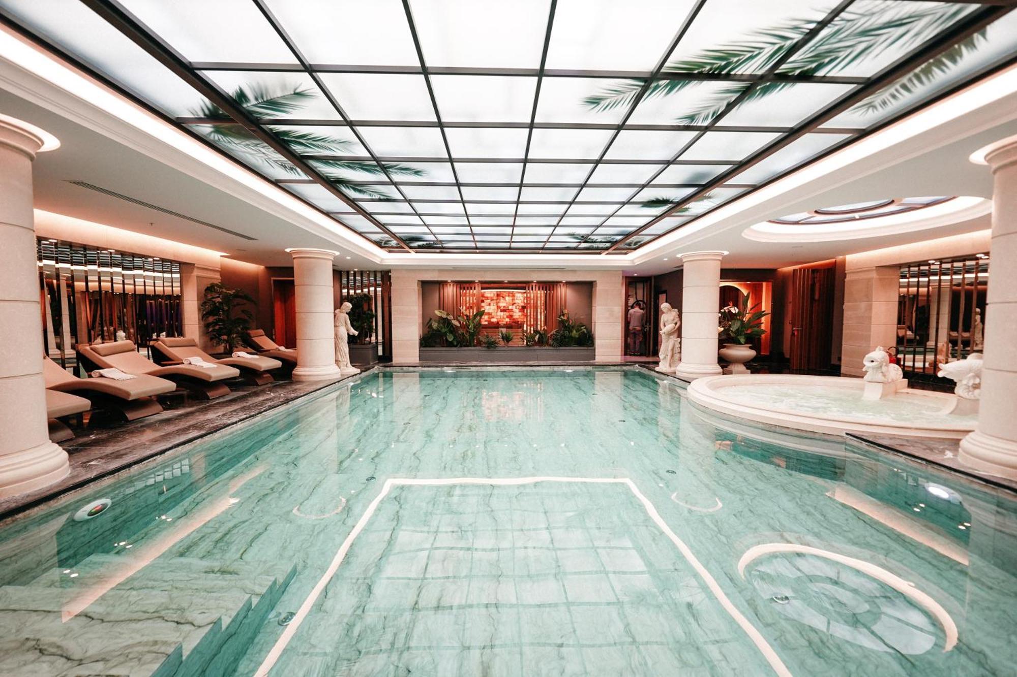 Xheko Imperial Luxury Hotel & Spa تيرانا المظهر الخارجي الصورة The Spa at The Landmark