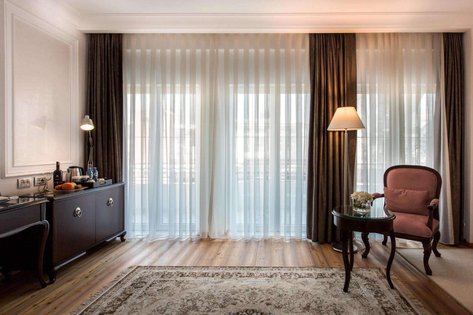 Xheko Imperial Luxury Hotel & Spa تيرانا المظهر الخارجي الصورة A room at the hotel