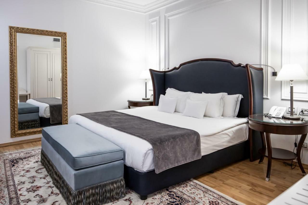 Xheko Imperial Luxury Hotel & Spa تيرانا المظهر الخارجي الصورة A bedroom at the hotel